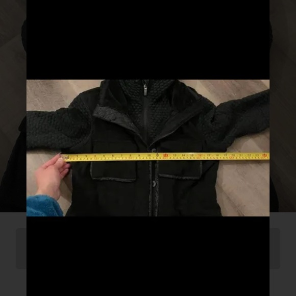 Lululemon coat - Picture 2 of 12